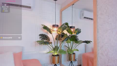 Snapshot of nicole_whitee chatting on March 6, 9:11 pm N A T A L I A online show from March 6, 9:11 pm