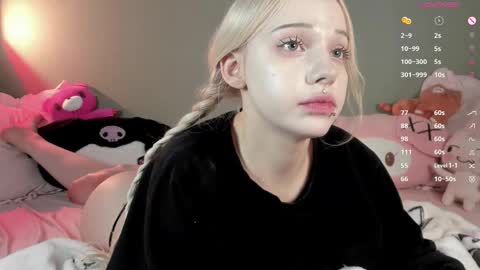 Mary online show from October 30, 1:07 am