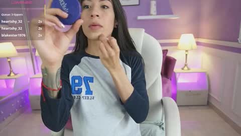 Nicole Crawft online show from October 6, 7:33 pm