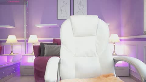 Nicole Crawft online show from October 9, 7:23 pm