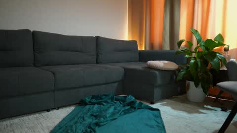 Kimmy online show from February 24, 7:11 am