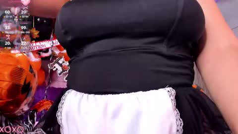 Snapshot of nicolee19_ chatting on October 24, 11:01 pm nicolee19_ online show from October 24, 11:01 pm