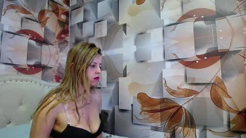 Snapshot of nicolee_millerr chatting on January 15, 3:18 pm nicolee millerr online show from January 15, 3:18 pm