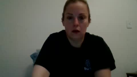 Snapshot of nicolegoodvibes00 chatting on May 6, 11:26 am Nicole online show from May 6, 11:26 am