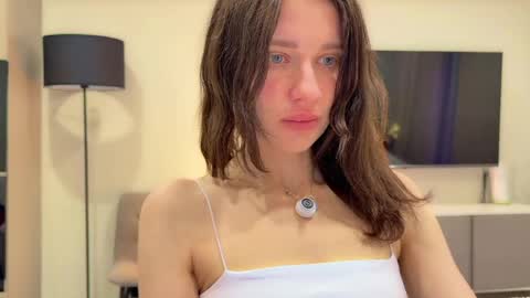 nicolekira online show from April 3, 10:30 pm