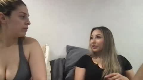 Snapshot of nicolelovesyou444 chatting on February 7, 2:40 am nicolelovesyou444 online show from February 7, 2:40 am