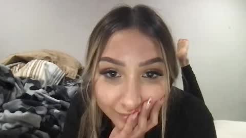 Snapshot of nicolelovesyou444 chatting on February 12, 4:01 am nicolelovesyou444 online show from February 12, 4:01 am