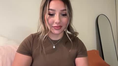 Snapshot of nicolelovesyou444 chatting on September 11, 1:22 pm nicolelovesyou444 online show from September 11, 1:22 pm
