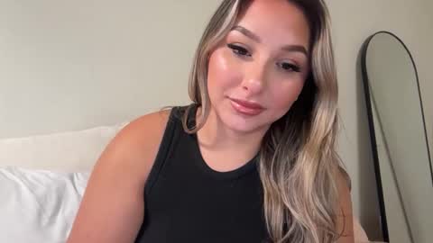 Snapshot of nicolelovesyou444 chatting on September 24, 11:35 am nicolelovesyou444 online show from September 24, 11:35 am