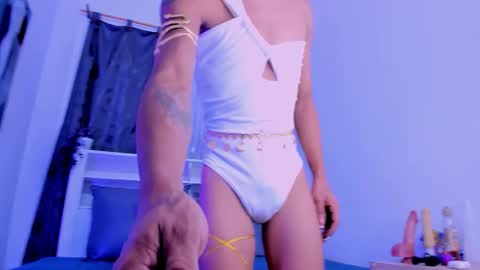 nicolemadrird online show from November 6, 3:07 am