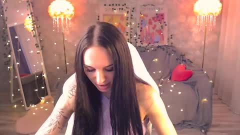 Nicole online show from June 7, 3:49 pm