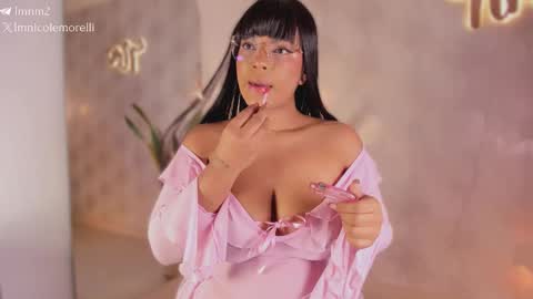 Snapshot of nicolemorelli2 chatting on March 25, 11:16 am Andrea give it a thumbs up please its important online show from March 25, 11:16 am