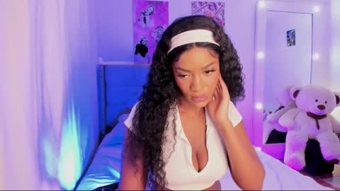 nicoleparker10 online show from December 6, 1:40 am