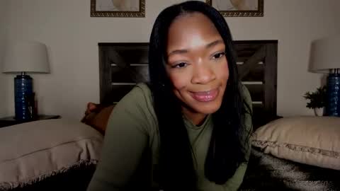Snapshot of nicolesolace chatting on April 5, 2:53 am Nicole online show from April 5, 2:53 am