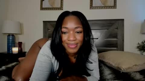 Snapshot of nicolesolace chatting on June 5, 9:31 pm Nicole online show from June 5, 9:31 pm