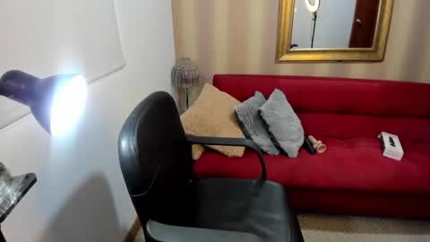 Snapshot of nicolettcolin chatting on February 22, 5:33 pm Nicolettcolin online show from February 22, 5:33 pm