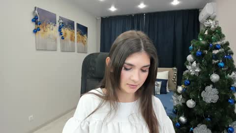 nicolewerti online show from December 18, 4:31 am