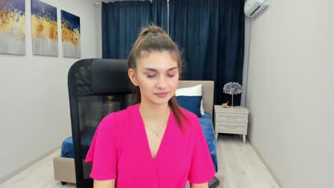 nicolewerti online show from January 11, 11:45 am