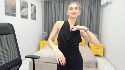 nicolewerti online show from February 6, 7:35 am