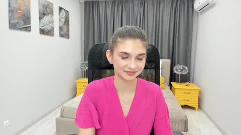 nicolewerti online show from February 6, 10:37 am