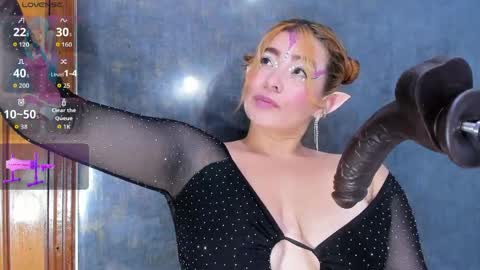 Nicolle online show from March 31, 7:03 pm