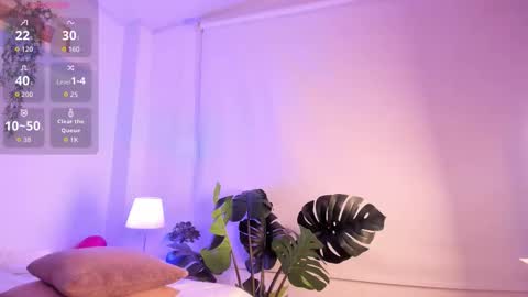 nicolle_evanss_ online show from March 28, 5:07 am