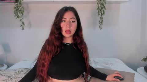 nicolle_evanss_ online show from May 13, 4:54 am