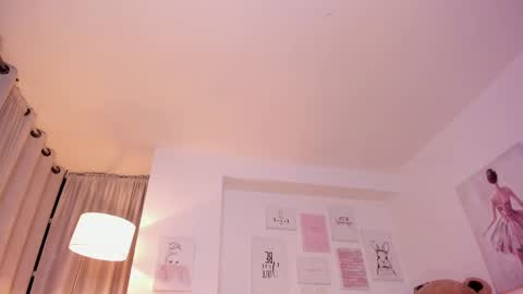 Nicolle online show from February 20, 3:01 am