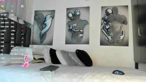 Snapshot of nicolle_hanks1 chatting on December 14, 3:18 am nicolle_hanks1 online show from December 14, 3:18 am