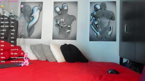 Snapshot of nicolle_hanks1 chatting on January 14, 2:29 am nicolle_hanks1 online show from January 14, 2:29 am