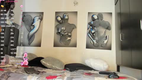 Snapshot of nicolle_hanks1 chatting on March 9, 1:25 am nicolle_hanks1 online show from March 9, 1:25 am