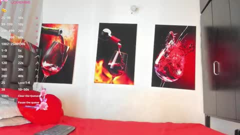 Snapshot of nicolle_hanks1 chatting on October 18, 2:03 am nicolle_hanks1 online show from October 18, 2:03 am