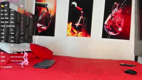 Snapshot of nicolle_hanks1 chatting on October 23, 1:27 am nicolle_hanks1 online show from October 23, 1:27 am