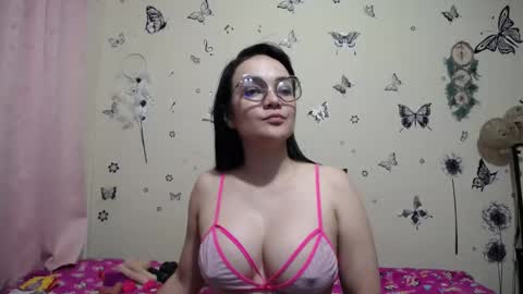 nicolle_sky online show from July 30, 8:35 am