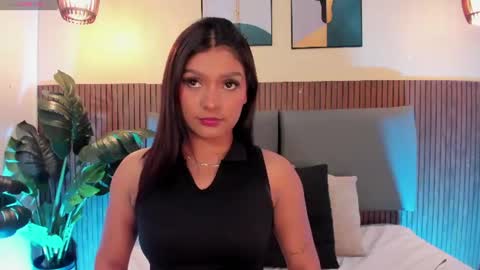 NICOLLE EVANS online show from August 9, 11:48 am