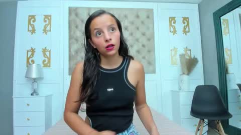 Nicolle online show from March 26, 1:06 pm