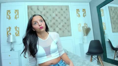 Nicolle online show from March 28, 1:54 pm