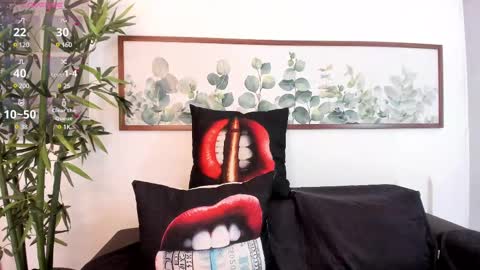 Snapshot of nicollelima chatting on February 21, 8:38 pm Nicolle Lima online show from February 21, 8:38 pm