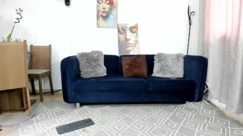 Nicolle Lima online show from June 7, 9:40 pm