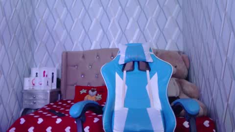 Nicolle Miley online show from December 24, 5:38 am