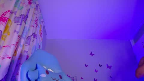 Nicolle Miley online show from May 17, 2:42 am