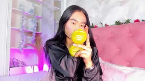 Snapshot of nicolqueen_ chatting on February 19, 11:06 am NICOL online show from February 19, 11:06 am