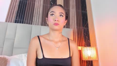 Snapshot of nicolqueen_ chatting on March 13, 11:06 am NICOL online show from March 13, 11:06 am