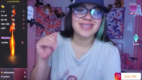 Snapshot of nicte_t chatting on October 30, 10:38 am Nic online show from October 30, 10:38 am