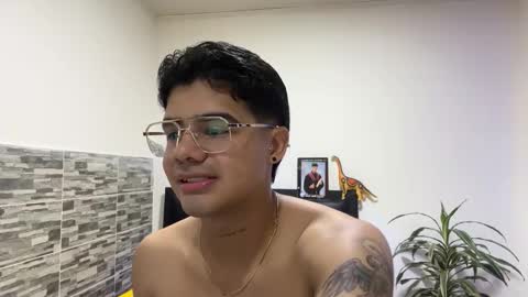 Snapshot of nicvelez22 chatting on March 19, 12:36 am nicvelez22 online show from March 19, 12:36 am