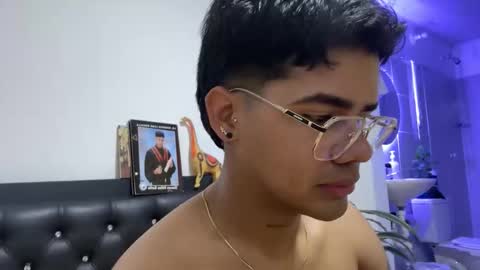 Snapshot of nicvelez22 chatting on March 20, 10:36 pm nicvelez22 online show from March 20, 10:36 pm