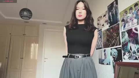 Snapshot of nievesshippey chatting on July 1, 8:49 am Hanna online show from July 1, 8:49 am