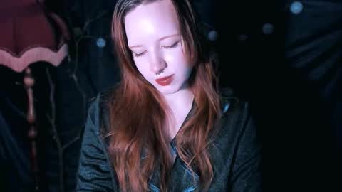 Snapshot of night_liliths chatting on November 20, 5:51 am Lilitht online show from November 20, 5:51 am