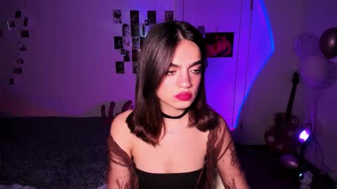 Snapshot of nightfloatt chatting on November 11, 4:18 pm Daisy online show from November 11, 4:18 pm