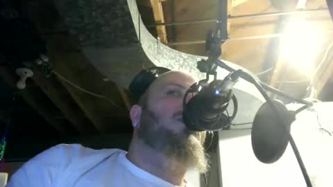 Snapshot of nightlifecouple chatting on January 8, 2:46 am nightlifecouple online show from January 8, 2:46 am